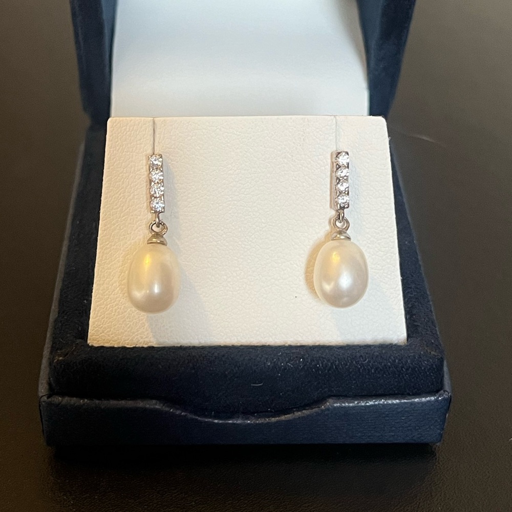 Silver Pearl Drop Earrings